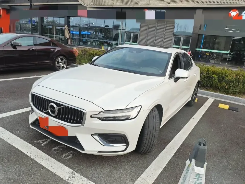 Volvo S60 2022