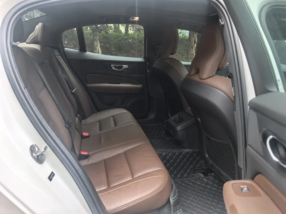 Volvo S60 Volvo S60 2022 B4 Zhiyuan Luxury Edition 2022 — миниатюра 3