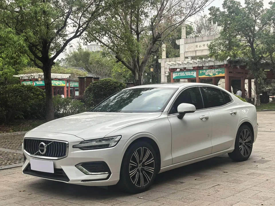 Volvo S60 2022