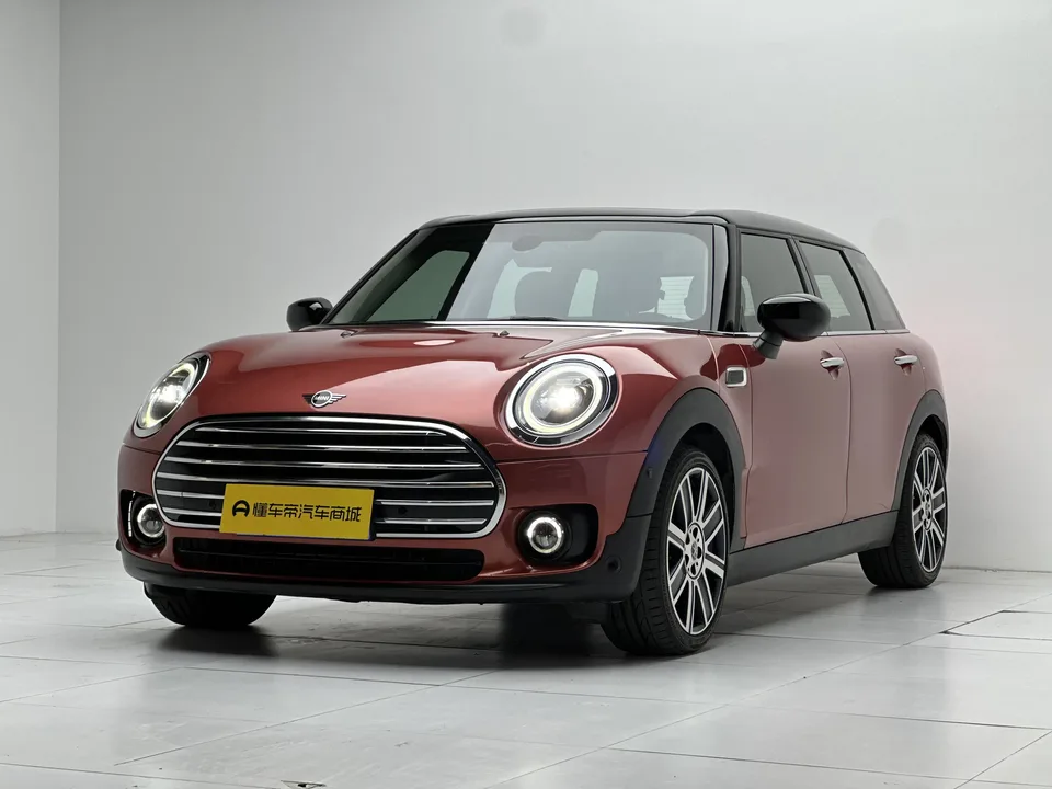 MINI Clubman MINI CLUBMAN 2022 facelift 1.5T COOPER Connoisseur 2022 — фото 1, купить с доставкой в Москву