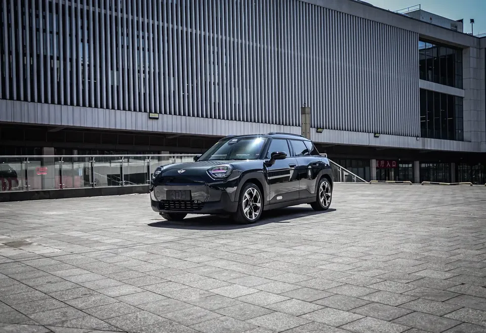MINI Electric ACEMAN 2024