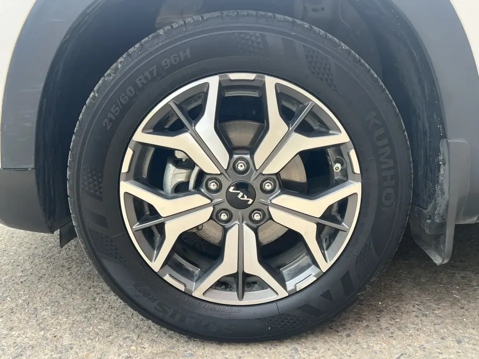 Kia Run proudly Run proudly 2021 1.5L CVT Trend Edition 2022 — thumbnail 3