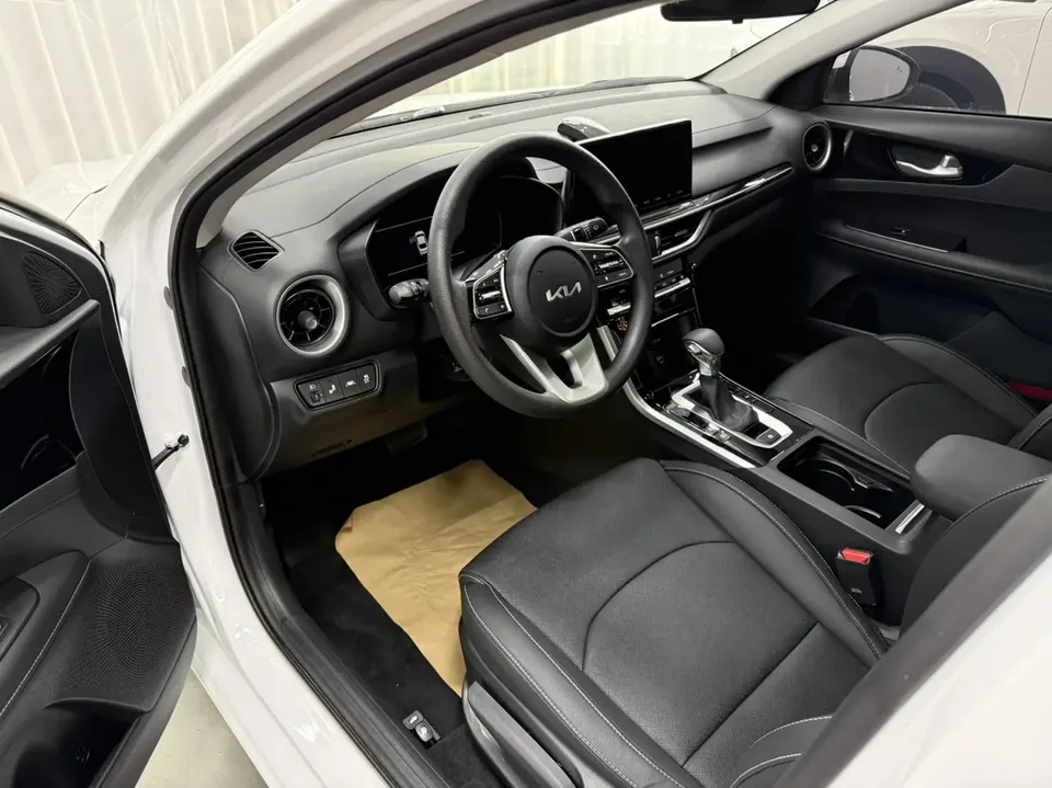 Kia K3 K3 2021 1.5L CVT New Edition 2022 — thumbnail 5