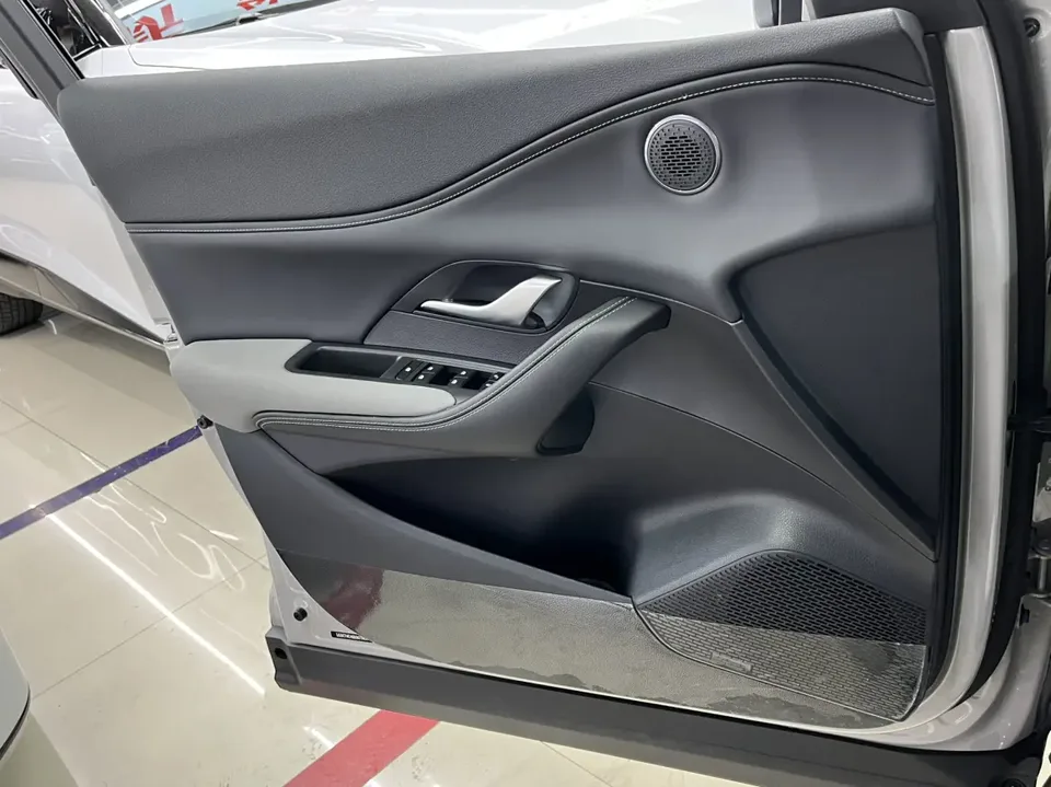 BYD Sea Lion 05DM Sea Lion 05DM 2025 DM-i 75KM Luxury Model 2024 — миниатюра 3