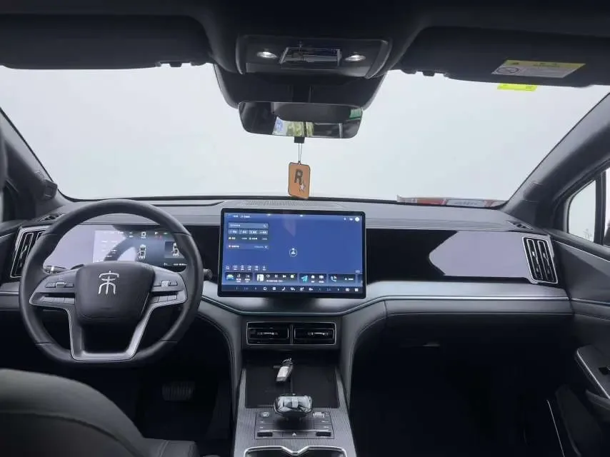 BYD Song L DM Intelligent Driving Edition DM-i 112KM Beyond Edition 2025 — миниатюра 2