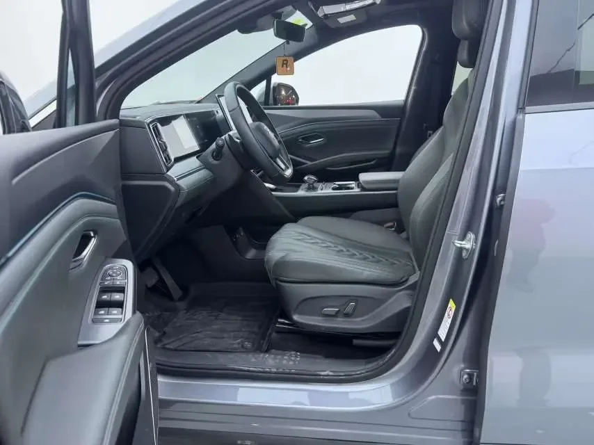 BYD Song L DM Intelligent Driving Edition DM-i 112KM Beyond Edition 2025 — миниатюра 5
