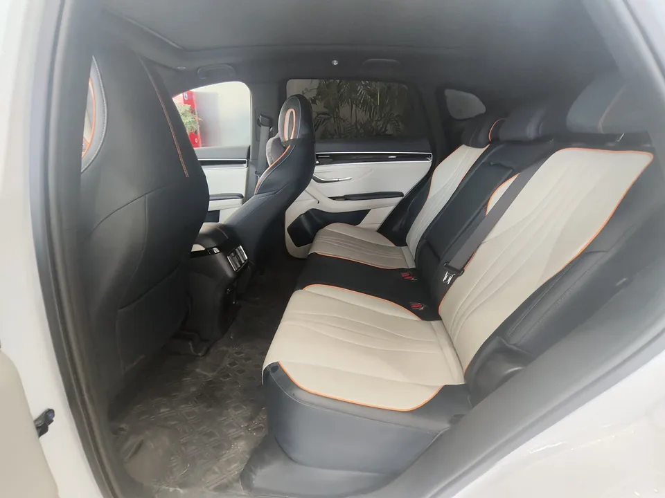 BYD Song PLUS DM DM-i 110KM 2WD flagship model 2022 — миниатюра 4