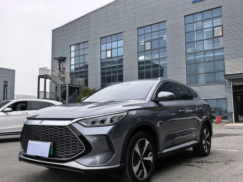 BYD Song PLUS DM DM-i 51KM 2WD Premium Edition 2024 — фото 1, купить с доставкой в Москву