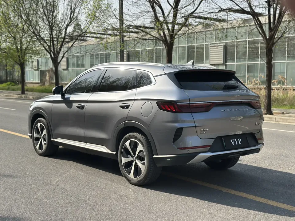BYD Song PLUS DM DM-i 110KM 2WD Flagship PLUS 2023 — миниатюра 2