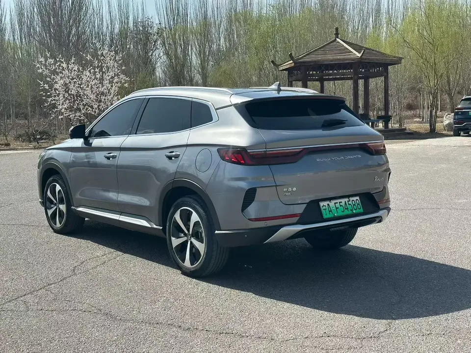 BYD Song PLUS DM DM-i 110KM 2WD Flagship PLUS 2023 — миниатюра 4