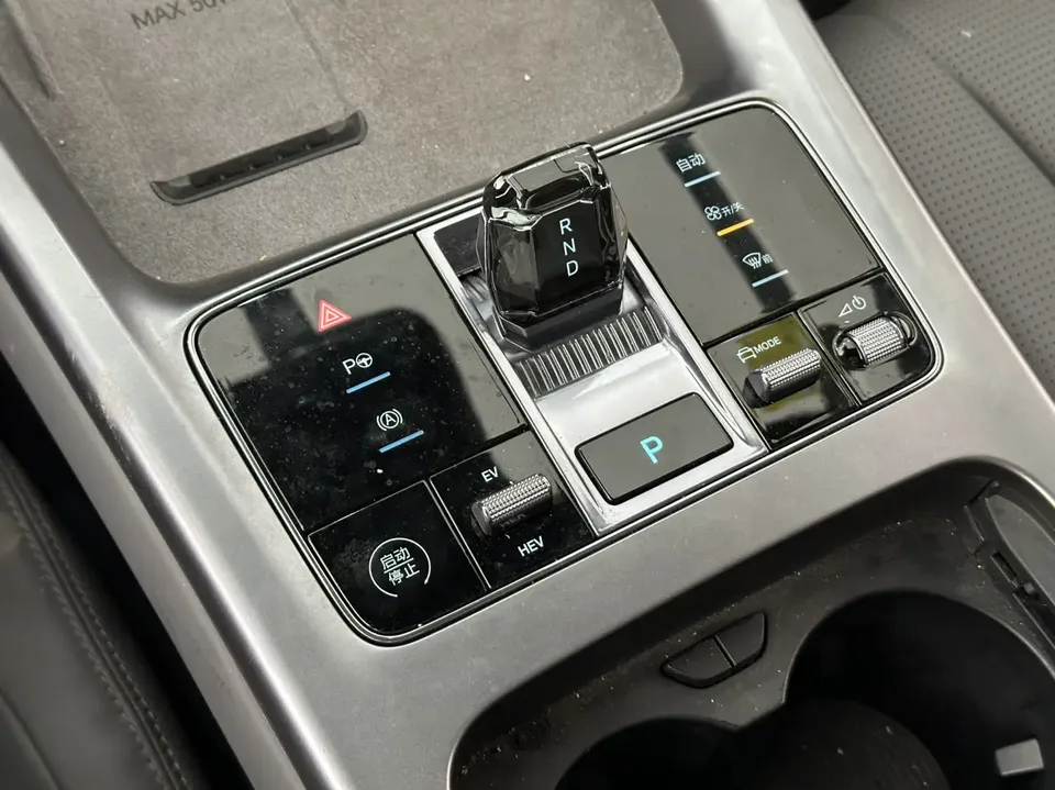 BYD Seal 07DM Intelligent Driving Edition DM-i 125KM Premium Edition 2025 — миниатюра 4