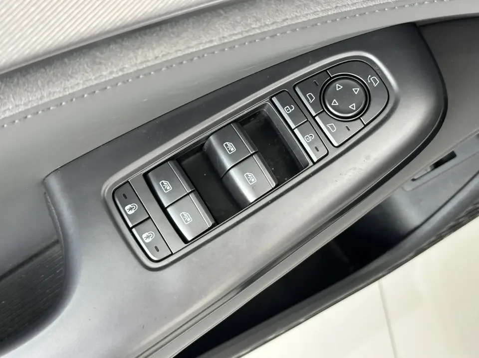 BYD Seal 07DM Intelligent Driving Edition DM-i 125KM Premium Edition 2025 — миниатюра 5