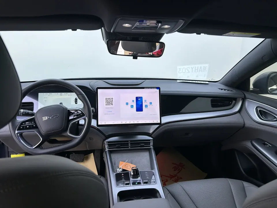 BYD Seal 07DM Intelligent Driving Edition DM-i 125KM Luxury Model 2025 — миниатюра 4