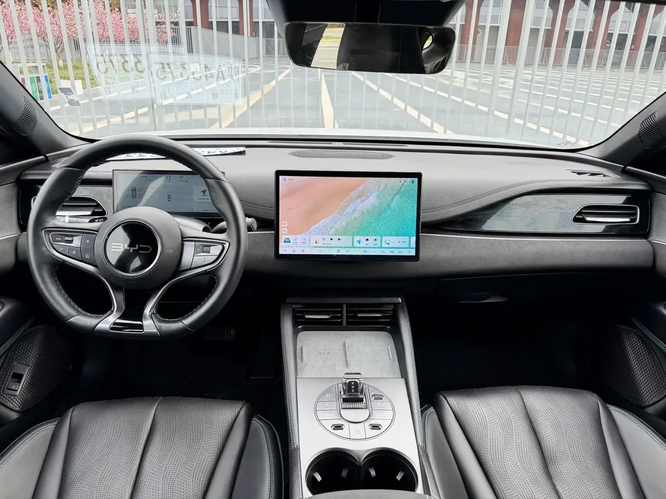 BYD Seal 06DM Intelligent Driving Edition DM-i 120KM Premium Edition 2025 — миниатюра 3