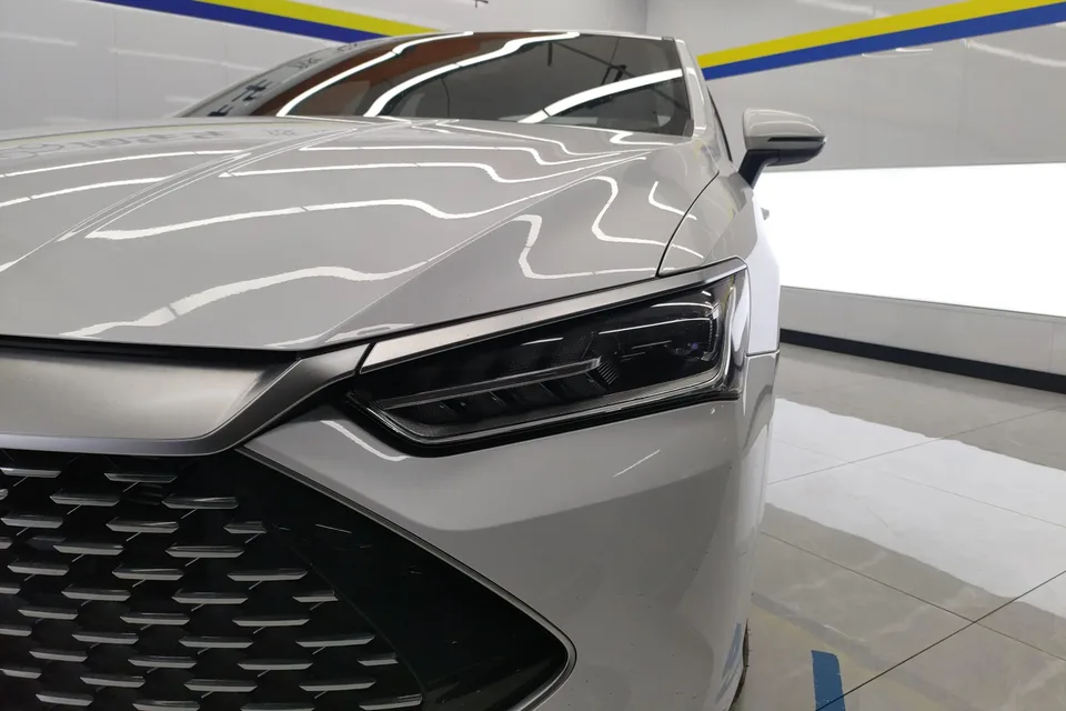 BYD Qin PLUS DM Honor Edition DM-i 55KM Leading Edition 2025 — миниатюра 2