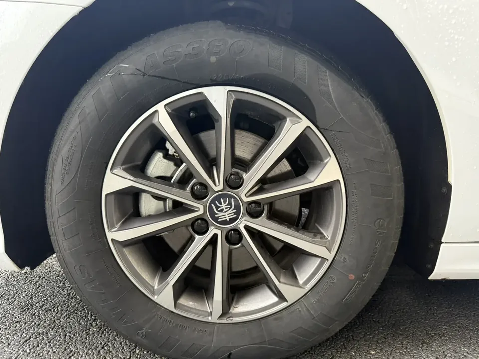 BYD Qin PLUS DM Qin PLUS DM 2024 Honor Edition DM-i 55KM Leading Edition 2024 — thumbnail 3