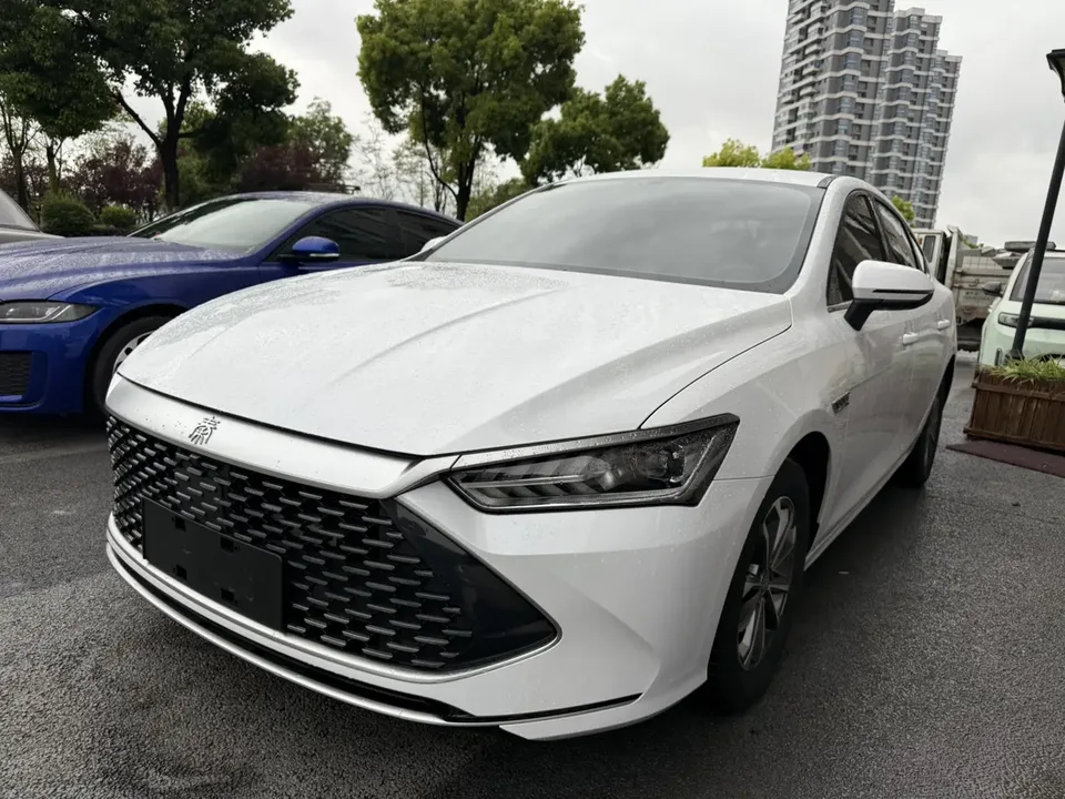 BYD Qin PLUS DM Qin PLUS DM 2024 Honor Edition DM-i 55KM Leading Edition 2024 — photo 1, buy with delivery to Moscow