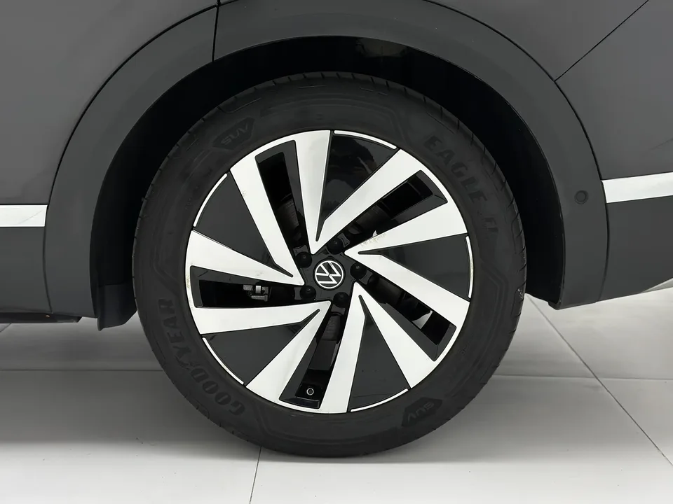 Volkswagen Talagon Lan Jing 2022 380TSI 4WD Luxury Premium Edition Pro 6 Seaters 2023 — thumbnail 2