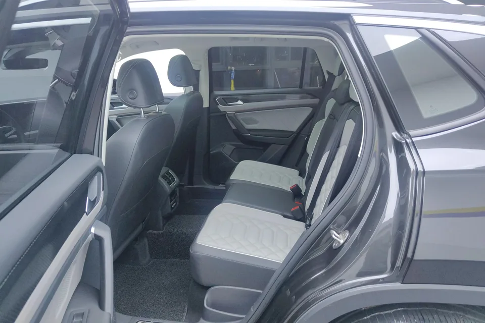 Volkswagen Tayron Tanyue 2023 330TSI 2WD Luxury Plus Advanced Edition 2023 — миниатюра 4