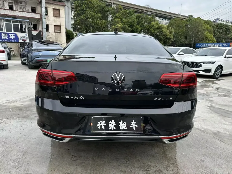 Volkswagen Magotan Magotan 2020 330TSI DSG Leading Edition 2022 — миниатюра 2