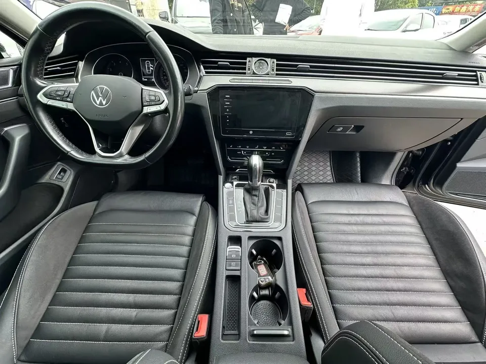 Volkswagen Magotan Magotan 2020 330TSI DSG Leading Edition 2022 — миниатюра 4