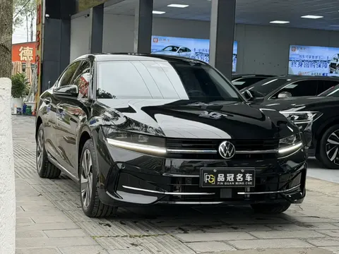 Volkswagen Magotan 2025 buy in Moscow