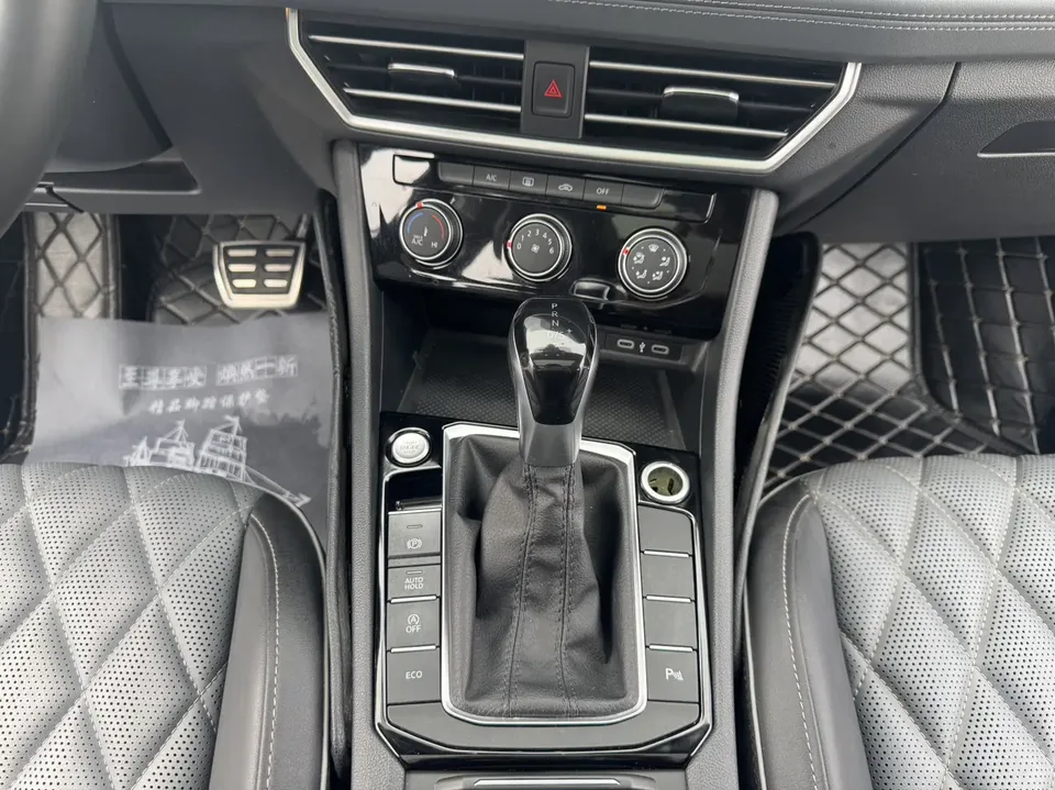 Volkswagen Sagitar 2023 Sagitar 300TSI DSG Beyond Edition 2023 — миниатюра 4