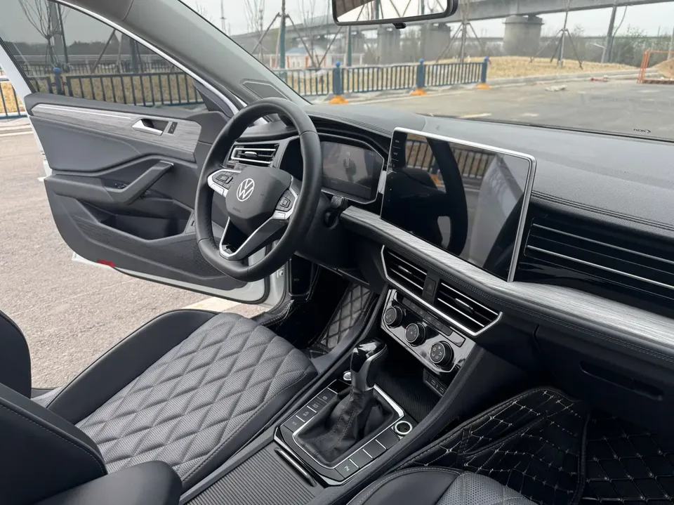 Volkswagen Sagitar 2023 Sagitar 300TSI DSG Beyond Edition 2023 — миниатюра 5