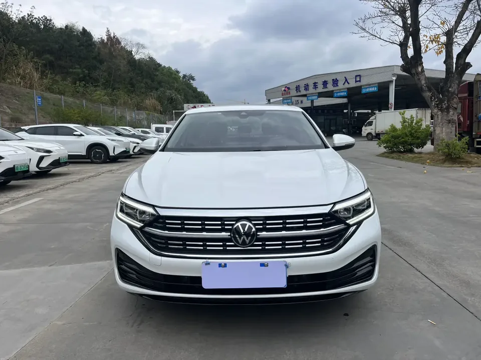 Volkswagen Sagitar 2023