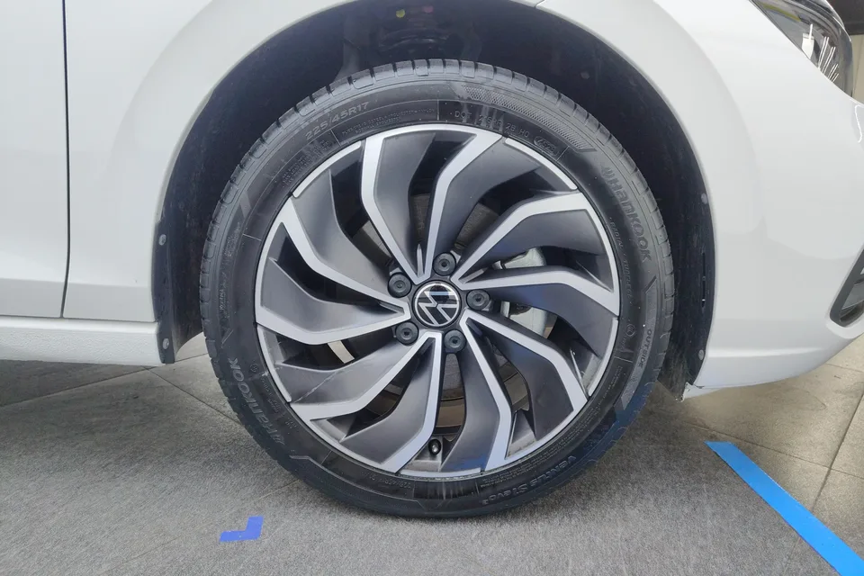 Volkswagen Golf facelift 280TSI DSG Pro 2024 — миниатюра 4