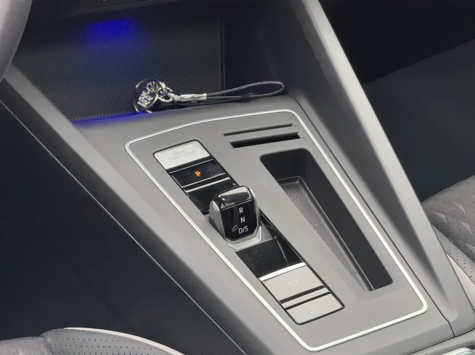 Volkswagen Golf 2026 Golf 300TSI Pro 2025 — миниатюра 3
