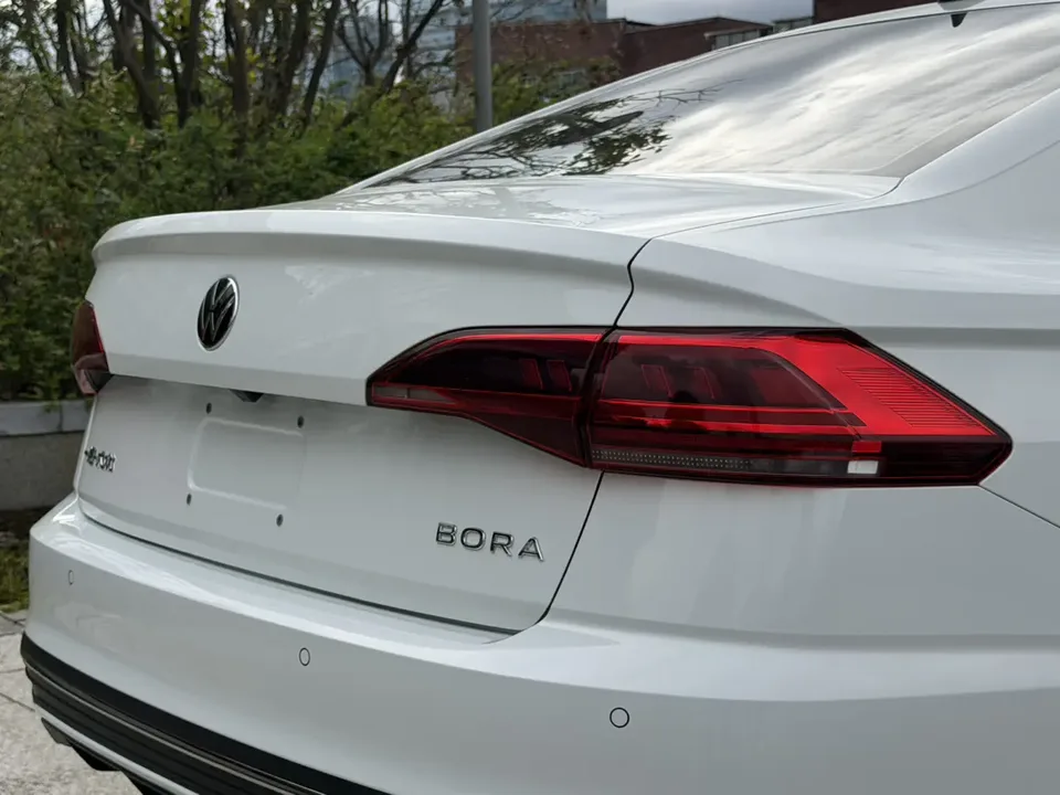 Volkswagen Bora Bora 2025 200TSI DSG Joy Travel PRO Edition 2026 — thumbnail 3