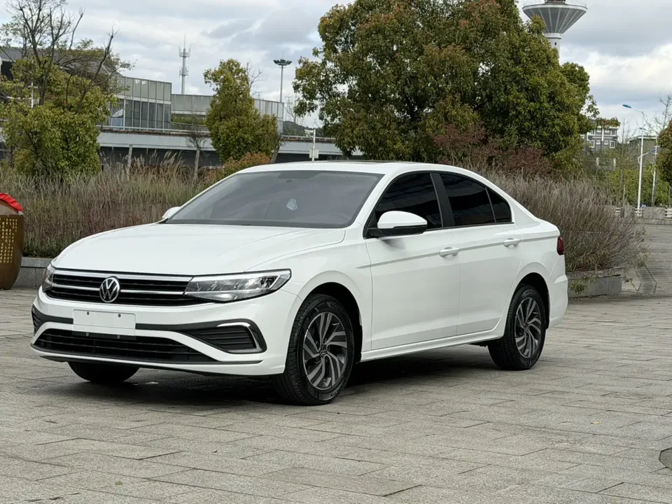 Volkswagen Bora Bora 2025 200TSI DSG Joy Travel PRO Edition 2026 — photo 1, buy with delivery to Moscow