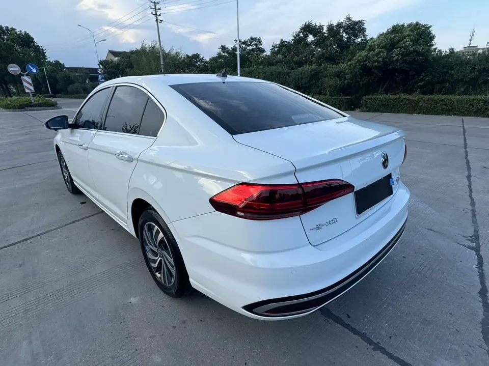 Volkswagen Bora Bora 2023 200TSI DSG Free Travel Edition 2024 — thumbnail 2
