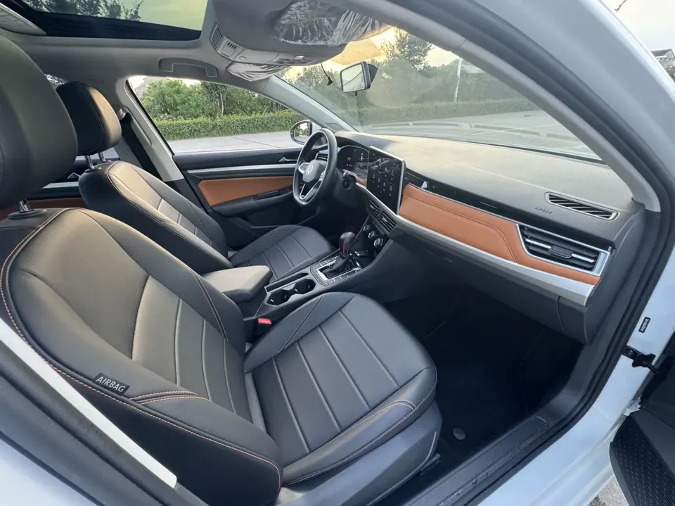 Volkswagen Bora Bora 2023 200TSI DSG Free Travel Edition 2024 — thumbnail 4