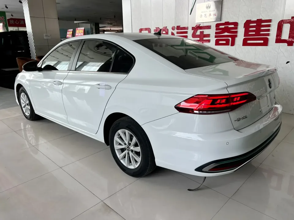 Volkswagen Bora Bora 2023 1.5L Automatic Limited Edition 2023 — миниатюра 5