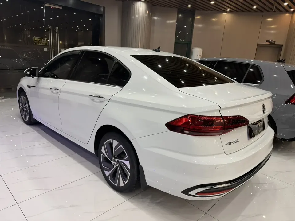 Volkswagen Bora Bora 2023 200TSI DSG Joy Travel PRO Edition 2023 — thumbnail 2