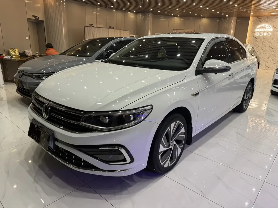 Volkswagen Bora Bora 2023 200TSI DSG Joy Travel PRO Edition 2023 — photo 1, buy with delivery to Moscow