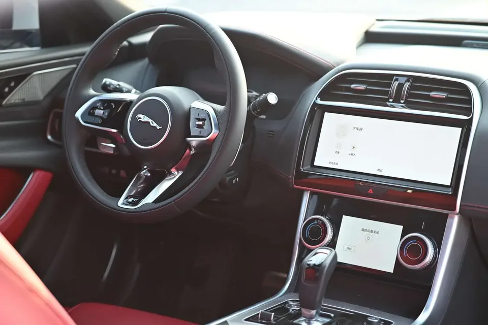 Jaguar XEL Jaguar XEL 2024 2.0T 250PS R-DYNAMIC S Progressive Sports Edition 2024 — thumbnail 4
