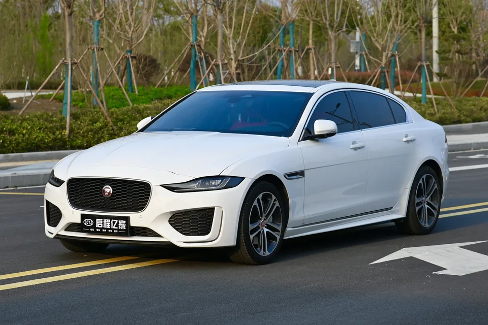 Jaguar XEL Jaguar XEL 2024 2.0T 250PS R-DYNAMIC S Progressive Sports Edition 2024 — photo 1, buy with delivery to Moscow