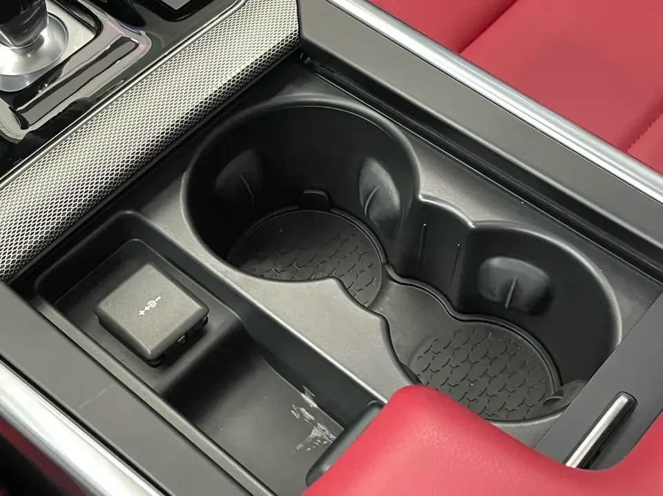 Jaguar XEL 2.0T 250PS R-DYNAMIC S aggressive sports version 2022 — миниатюра 4