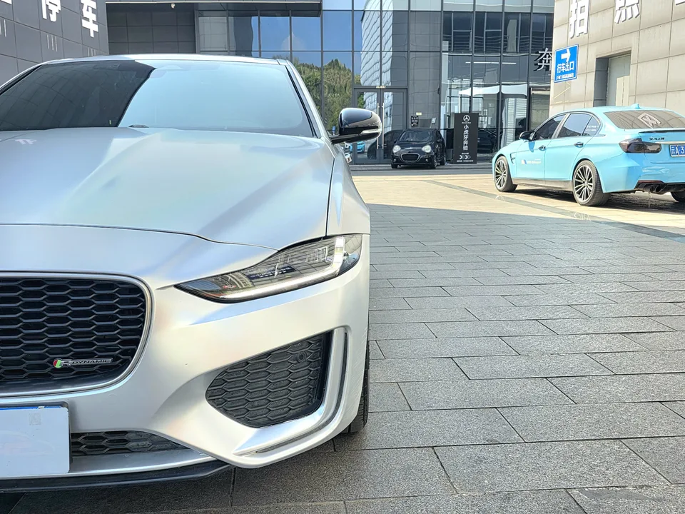 Jaguar XEL XEL 2022 2.0T 250PS R-DYNAMIC S aggressive sports version 2022 — миниатюра 3
