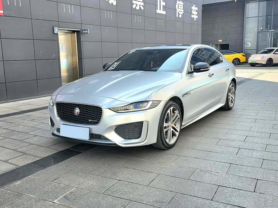 Jaguar XEL XEL 2022 2.0T 250PS R-DYNAMIC S aggressive sports version 2022 — фото 1, купить с доставкой в Москву
