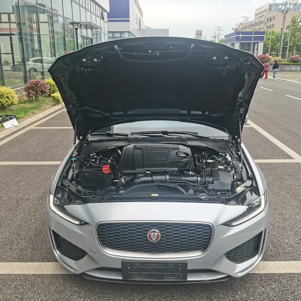 Jaguar XEL Jaguar XEL 2024 2.0T 250PS R-DYNAMIC S Progressive Sports Edition 2024 — миниатюра 3