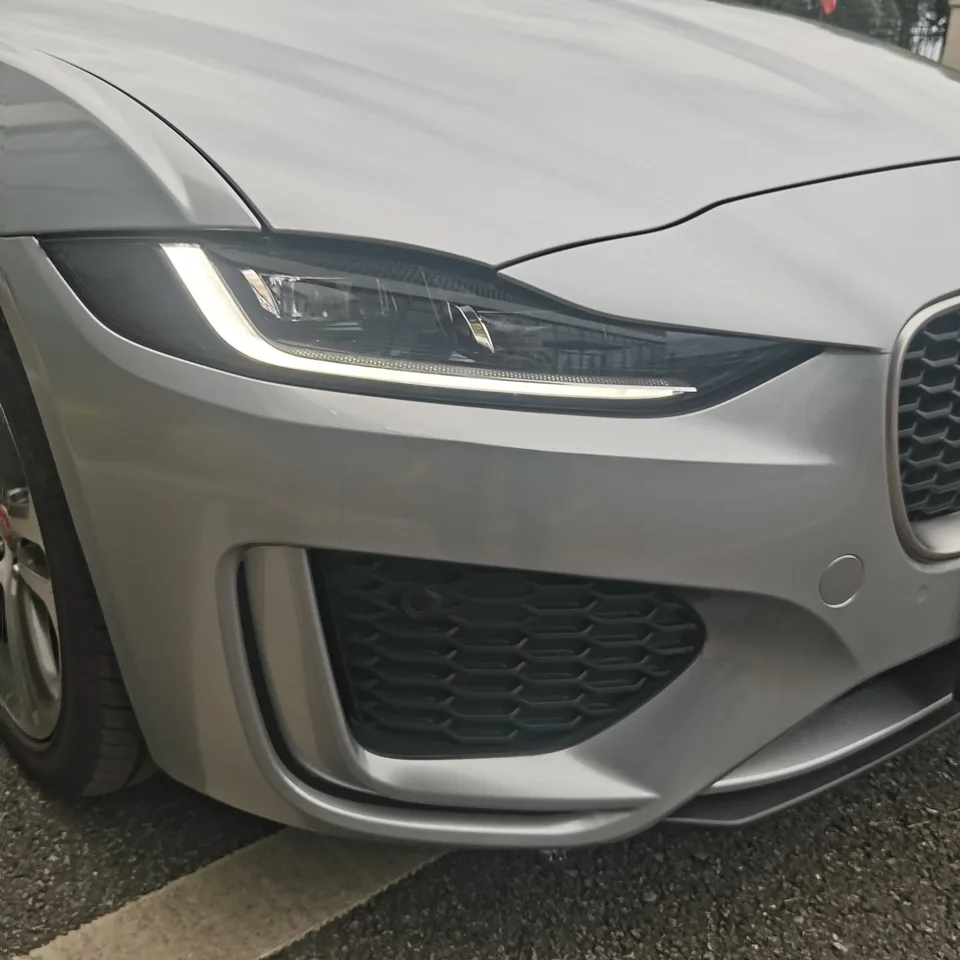 Jaguar XEL Jaguar XEL 2024 2.0T 250PS R-DYNAMIC S Progressive Sports Edition 2024 — миниатюра 4