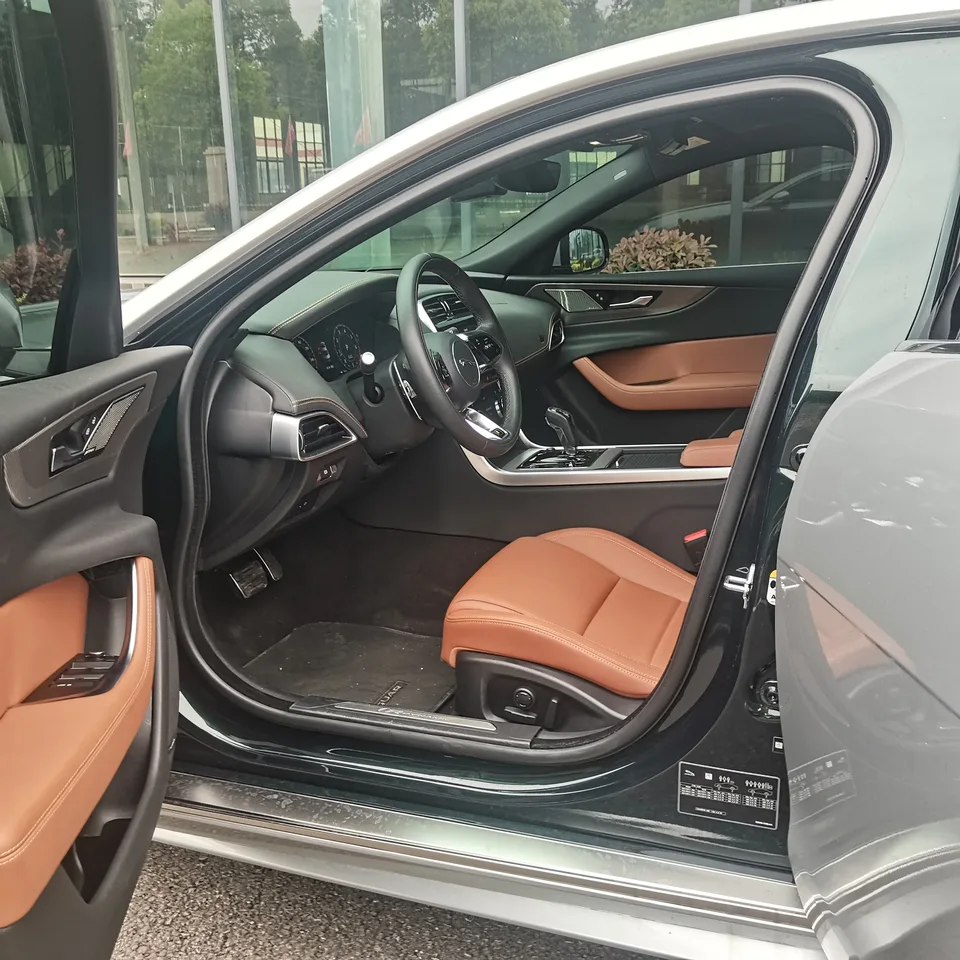 Jaguar XEL Jaguar XEL 2024 2.0T 250PS R-DYNAMIC S Progressive Sports Edition 2024 — миниатюра 5