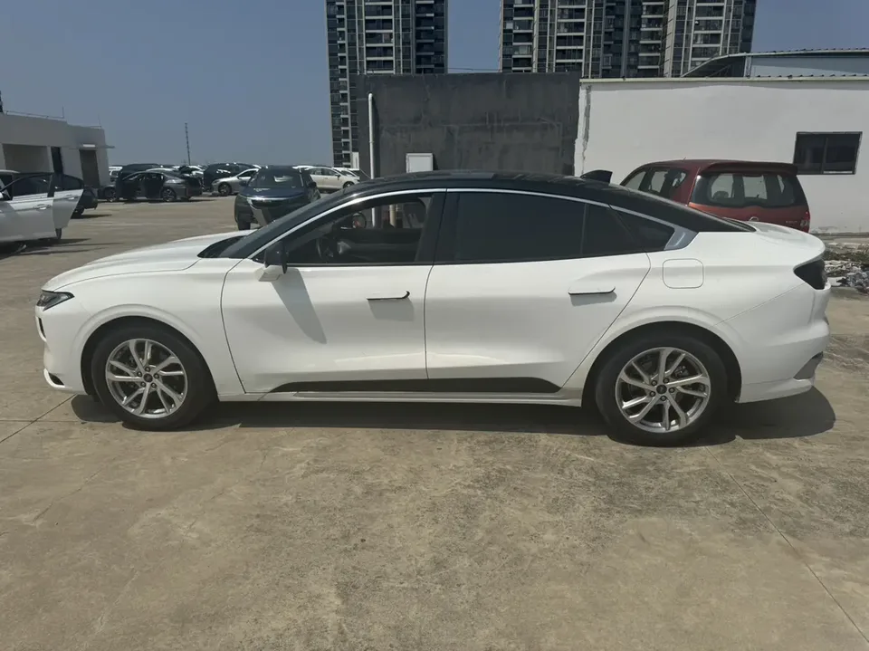 Ford Mondeo Mondeo EcoBoost 245 Fashion Edition 2022 — миниатюра 4