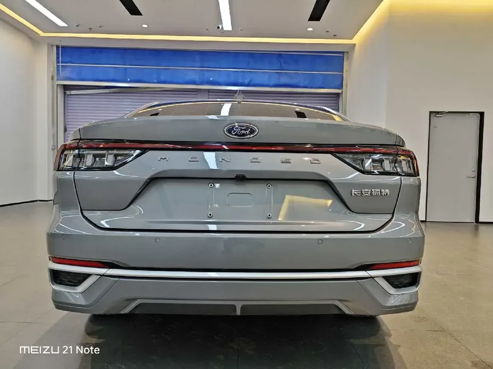 Ford Mondeo Mondeo 2025 EcoBoost 245 Luxury 2025 — миниатюра 5
