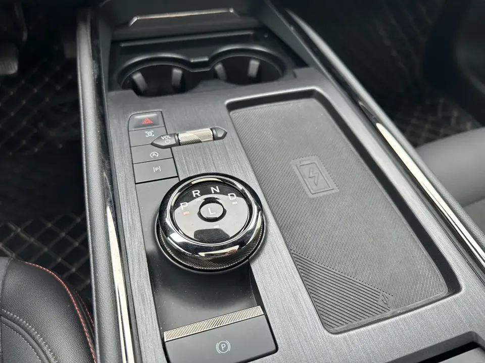 Ford Mondeo EcoBoost 245 Extreme Edition 2024 — миниатюра 4