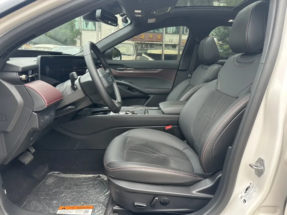 Ford Mondeo EcoBoost 245 Extreme Edition 2024 — миниатюра 5